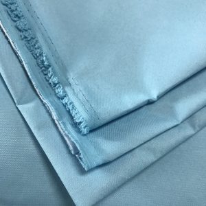EN 13795-1 2019 60 g / m² Polyester 50D + PE atmungsaktive Membran Chirurgischer Kleiderstoff Export nach Großbritannien