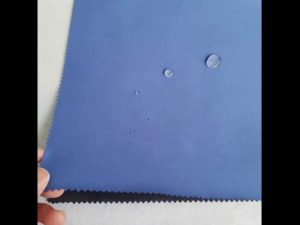 Hochwertiger Regenmantel aus wasserdichtem flexiblem Material